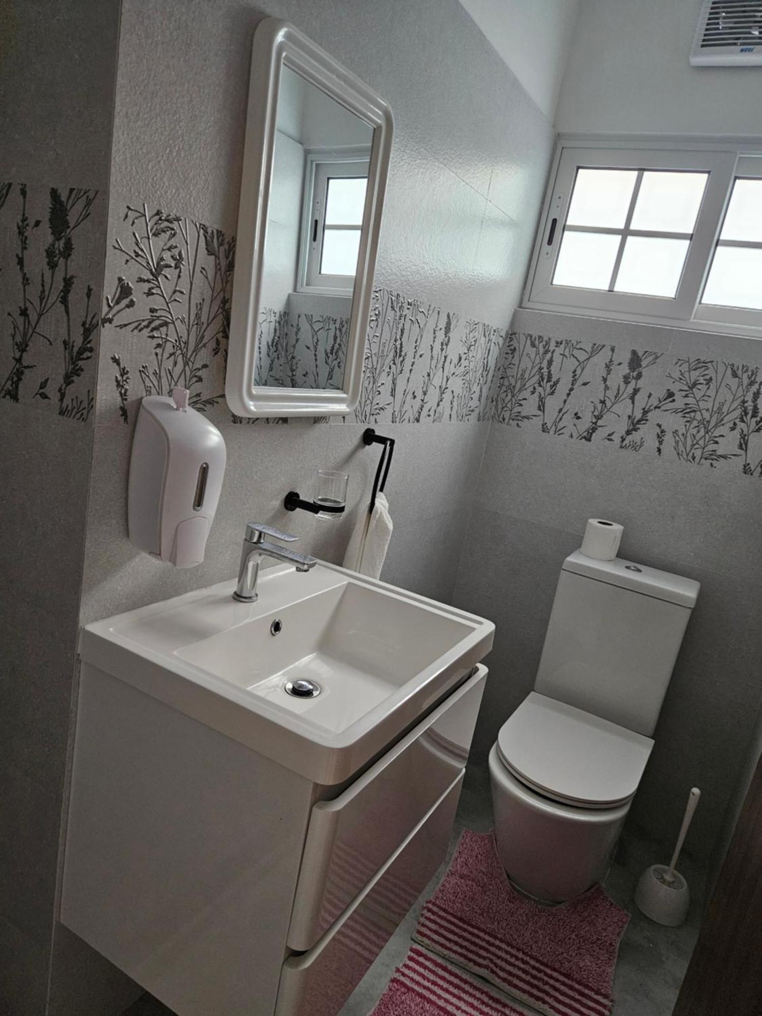 E&E Self Catering Hotel Beau Vallon  Exterior foto
